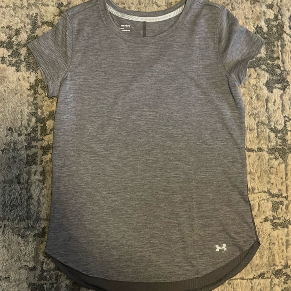 Underarmour ladies top Sz M